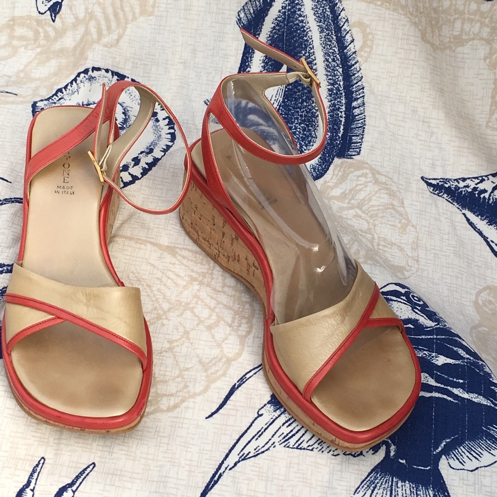 🛍 10 for $20 Vintage Vera Gomma Platform Sandals